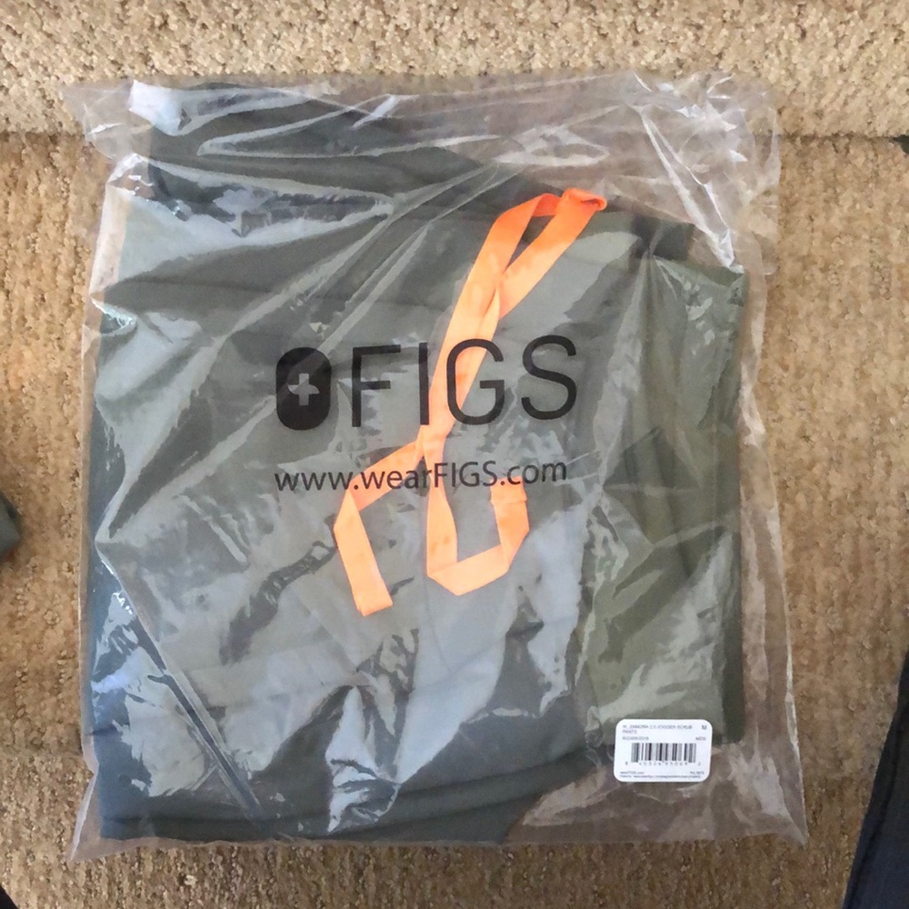 Brand New Figs Joggers in Color Moss